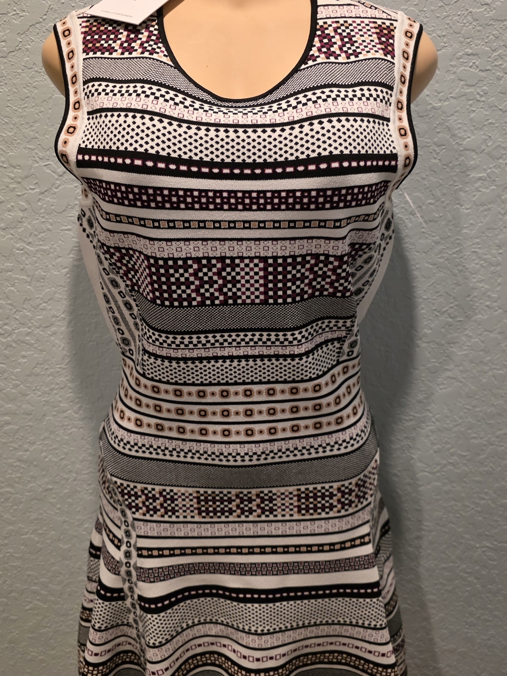Diane Von Furstenberg Black, White & Burgundy Patterned Sleeveless Dress